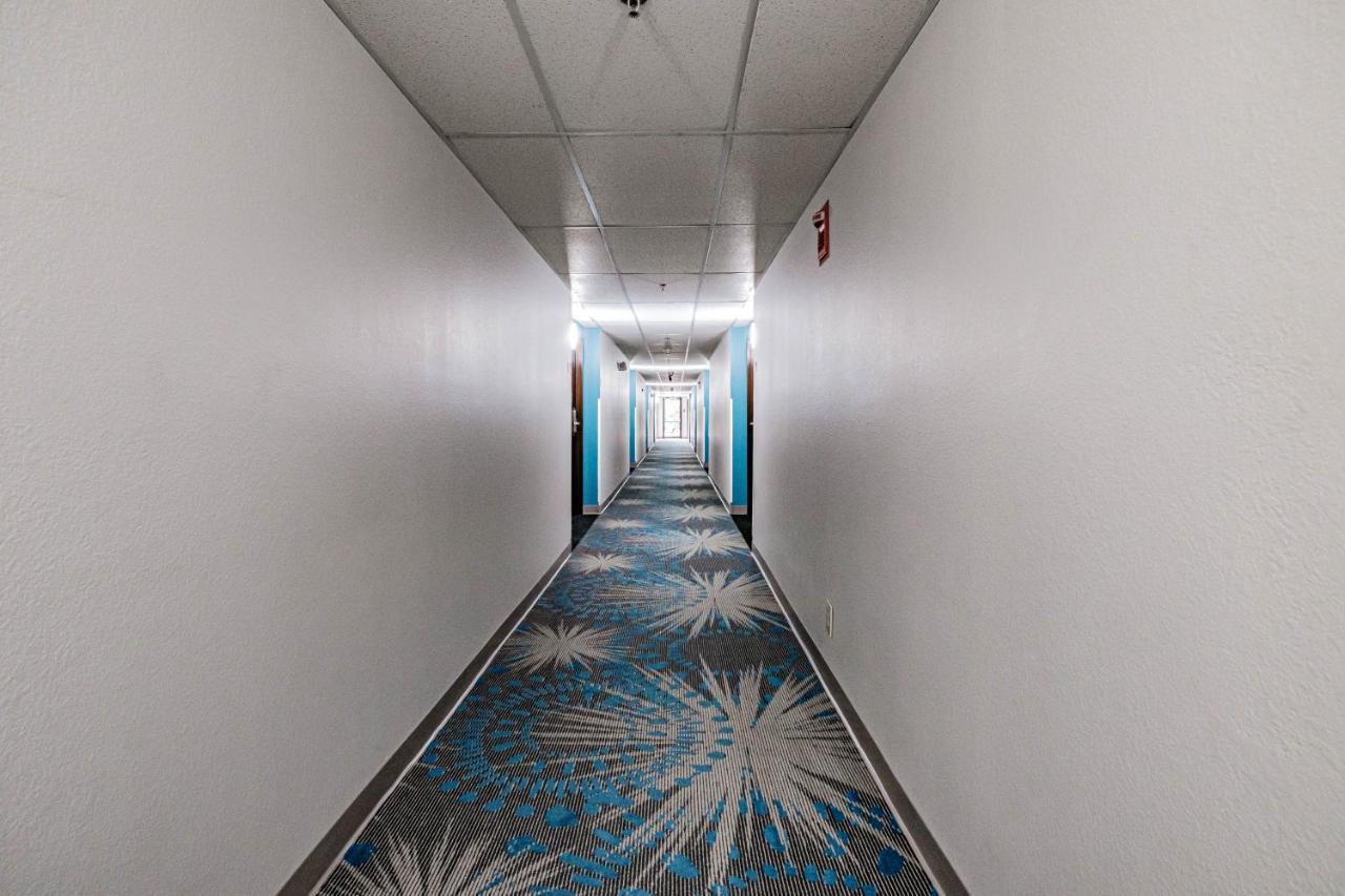Days Inn By Wyndham Brunswick Bath Area Bagian luar foto