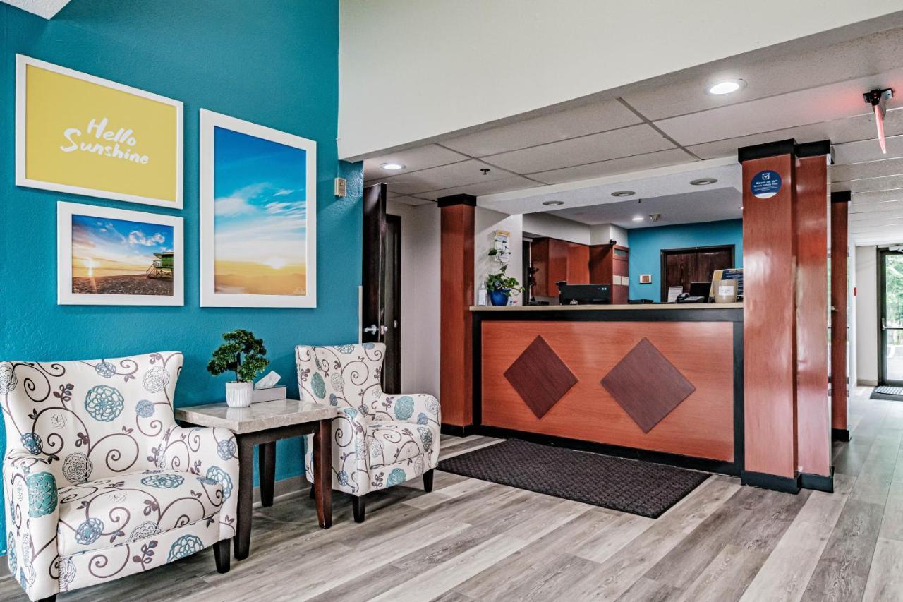 Days Inn By Wyndham Brunswick Bath Area Bagian luar foto