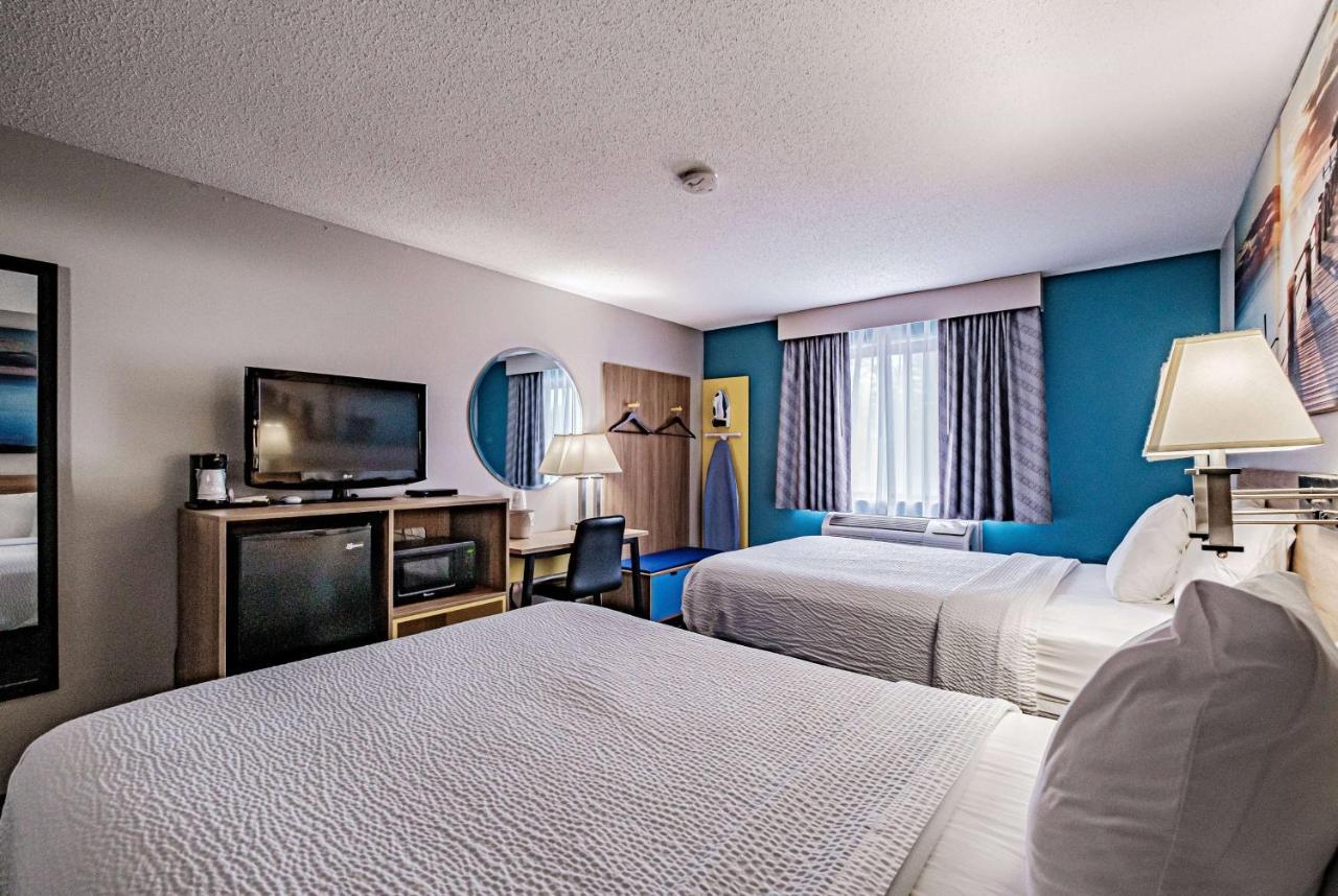 Days Inn By Wyndham Brunswick Bath Area Bagian luar foto