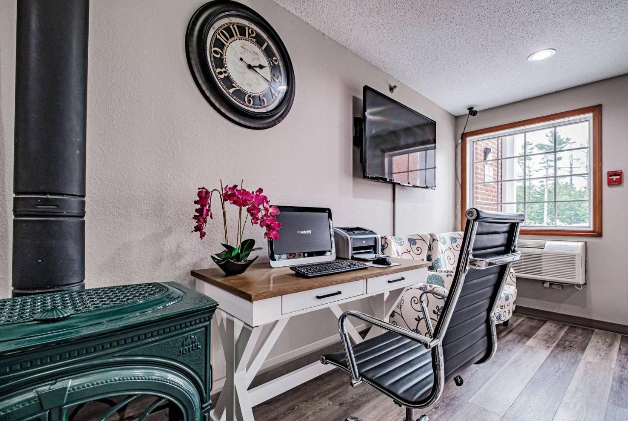 Days Inn By Wyndham Brunswick Bath Area Bagian luar foto